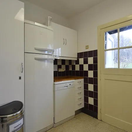 Large Hunting With Enormous Beautiful Garden, Cleaning Included
