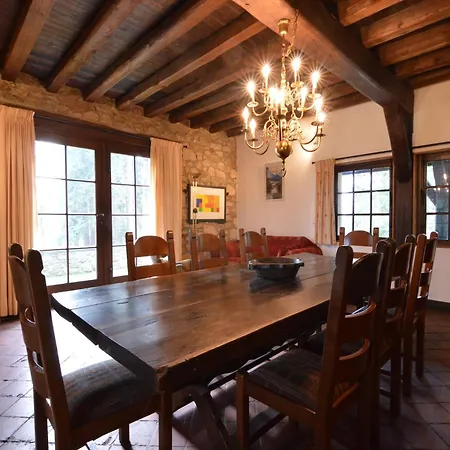 Large Hunting With Enormous Beautiful Garden, Cleaning Included